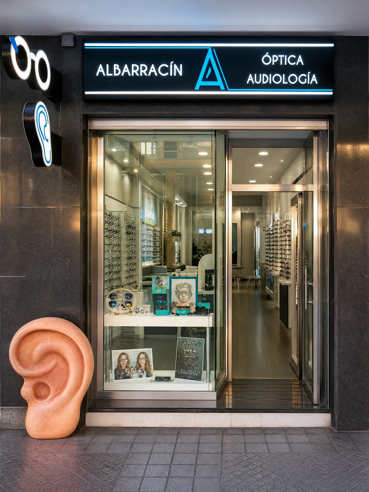 Fachada de Albarracín Óptica en Cádiz